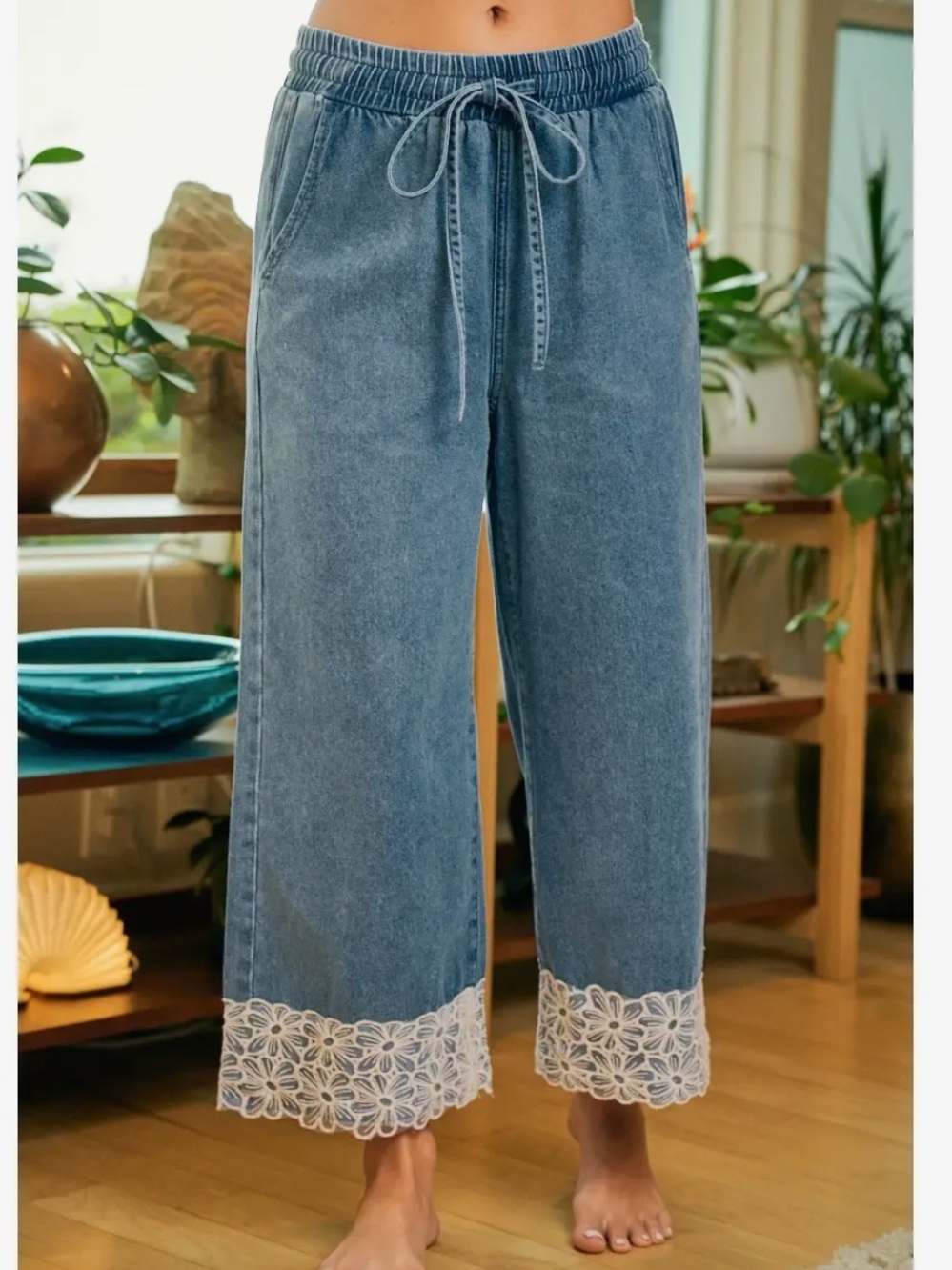BiBi Blue Cropped Denim Jeans with White Lace Hem